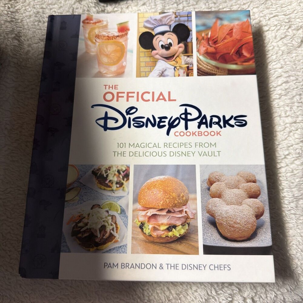 The Official Disney Parks Cookbook: 101..., Pam Brandon